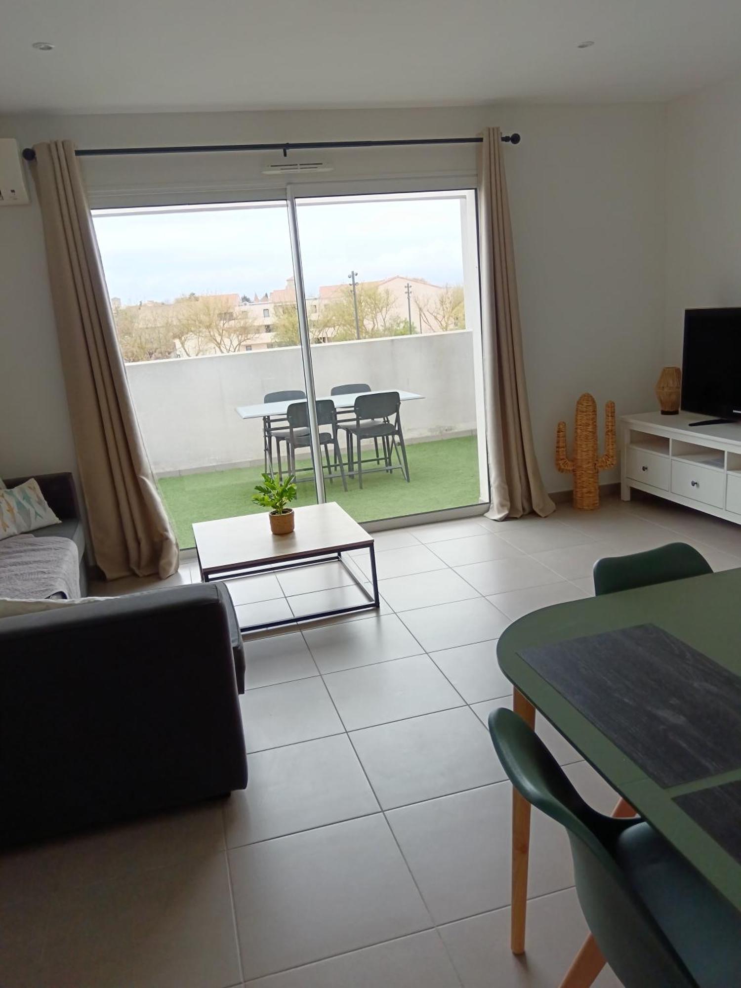 Colombiers Escale A La Noria Terrasse 4 Personnes Et Garage Appartement *